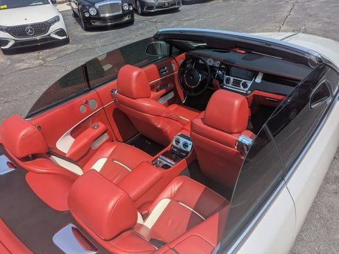 Used 2018 Rolls-Royce Dawn RWD image 67