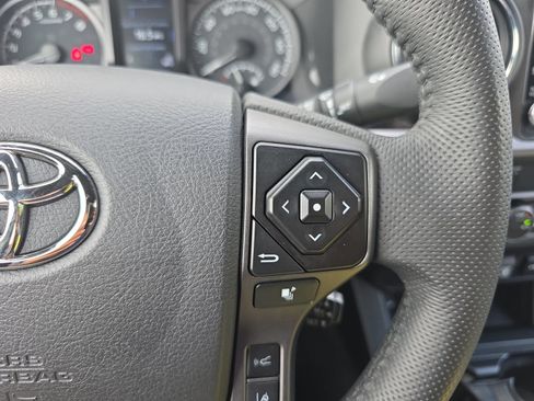 Used 2023 Toyota Tacoma TRD Sport w/ Technology Package AWD/4WD image 17