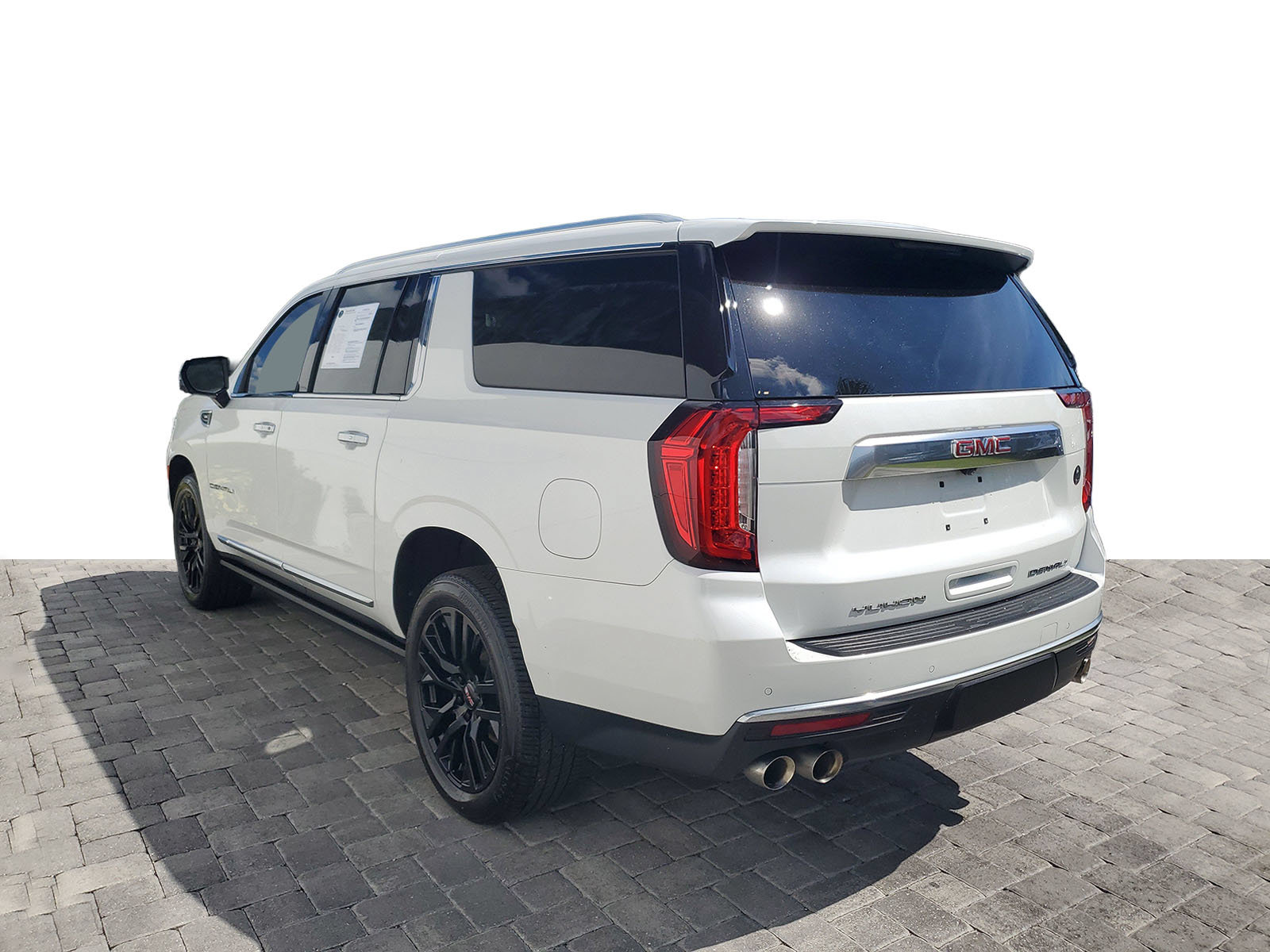 Used 2022 GMC Yukon XL Denali RWD image 3