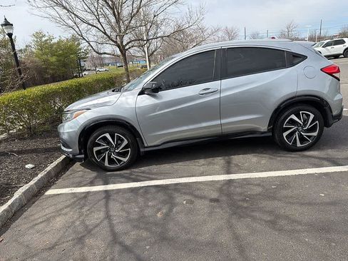 Used 2019 Honda HR-V Sport image 11