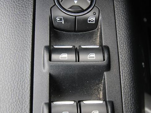 Used 2015 Ford F150 Platinum w/ Equipment Group 701A Luxury image 24