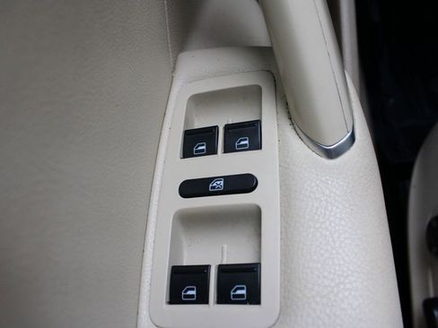 Used 2019 Volkswagen Passat 2.0T Wolfsburg w/ Wheels & Sunroof Package image 28