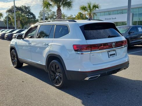 Certified 2024 Volkswagen Atlas SE FWD image 3