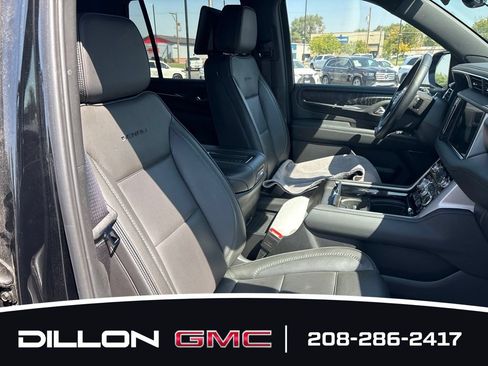 Used 2024 GMC Yukon Denali w/ Advanced Technology Package AWD/4WD image 19