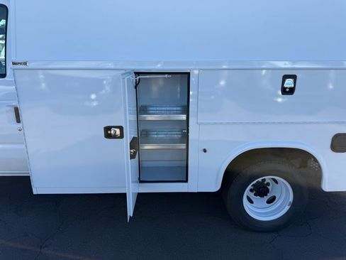 New 2026 Ford E-350 and Econoline 350 Super Duty w/ Power Equipment Group RWD image 17