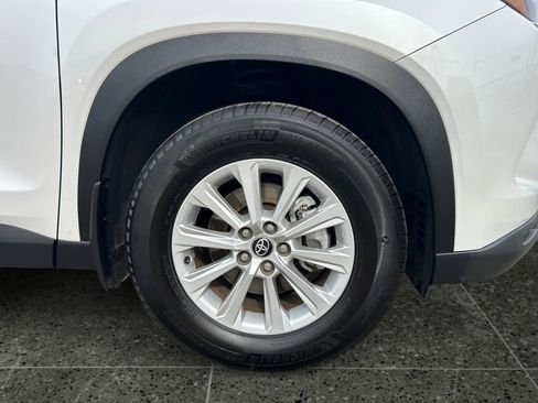 Used 2024 Toyota Grand Highlander XLE image 9