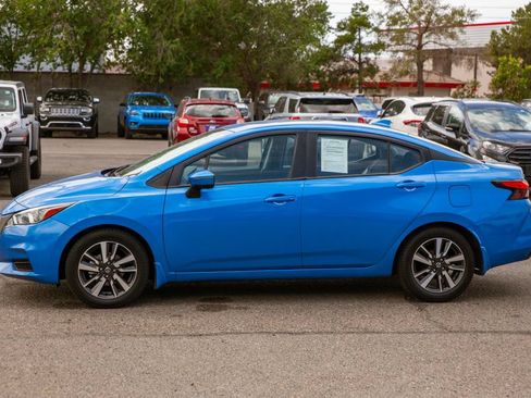 Used 2021 Nissan Versa SV FWD image 9