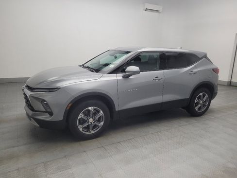 Used 2023 Chevrolet Blazer LT FWD image 2