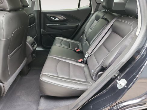 Used 2022 GMC Terrain SLT w/ Infotainment Package II AWD/4WD image 13
