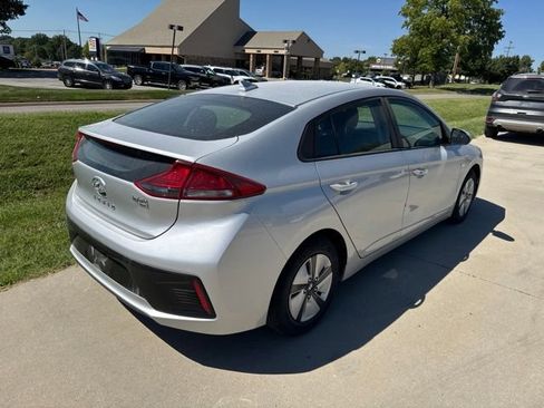Used 2019 Hyundai Ioniq Blue FWD image 3