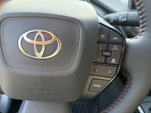 New 2026 Toyota Prius Plug-In Hybrid FWD image 11