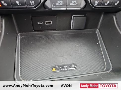 Used 2024 GMC Yukon SLT image 24