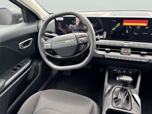 New 2026 Kia K4 FWD image 12