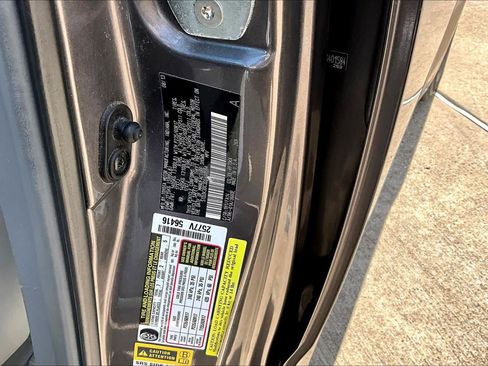 Used 2013 Toyota Sienna L FWD image 27