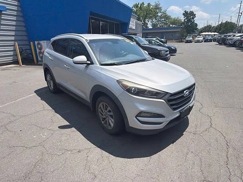 Used 2016 Hyundai Tucson SE w/ Option Group 02 AWD/4WD image 10