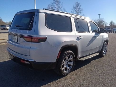 Used 2022 Jeep Wagoneer Series II image 3