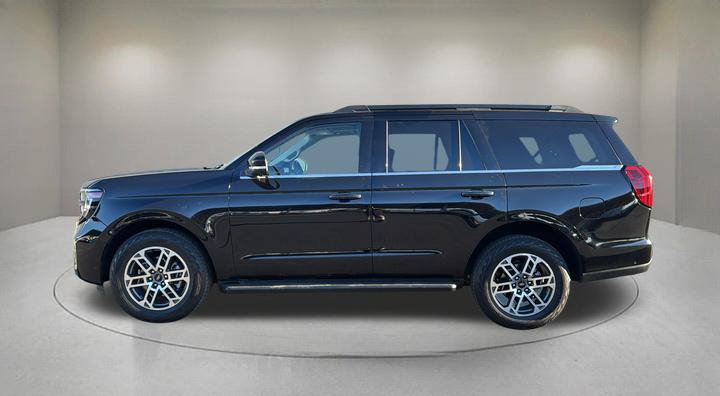 Certified 2025 Ford Expedition Active AWD/4WD image 5