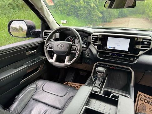 Used 2022 Toyota Tundra SR5 w/ SR5 Convenience Package AWD/4WD image 28