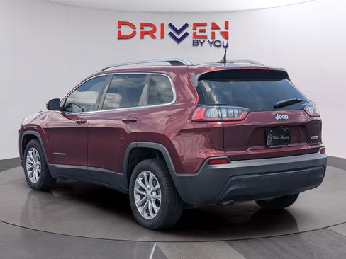 Used 2019 Jeep Cherokee Latitude w/ Popular Appearance Group FWD image 3