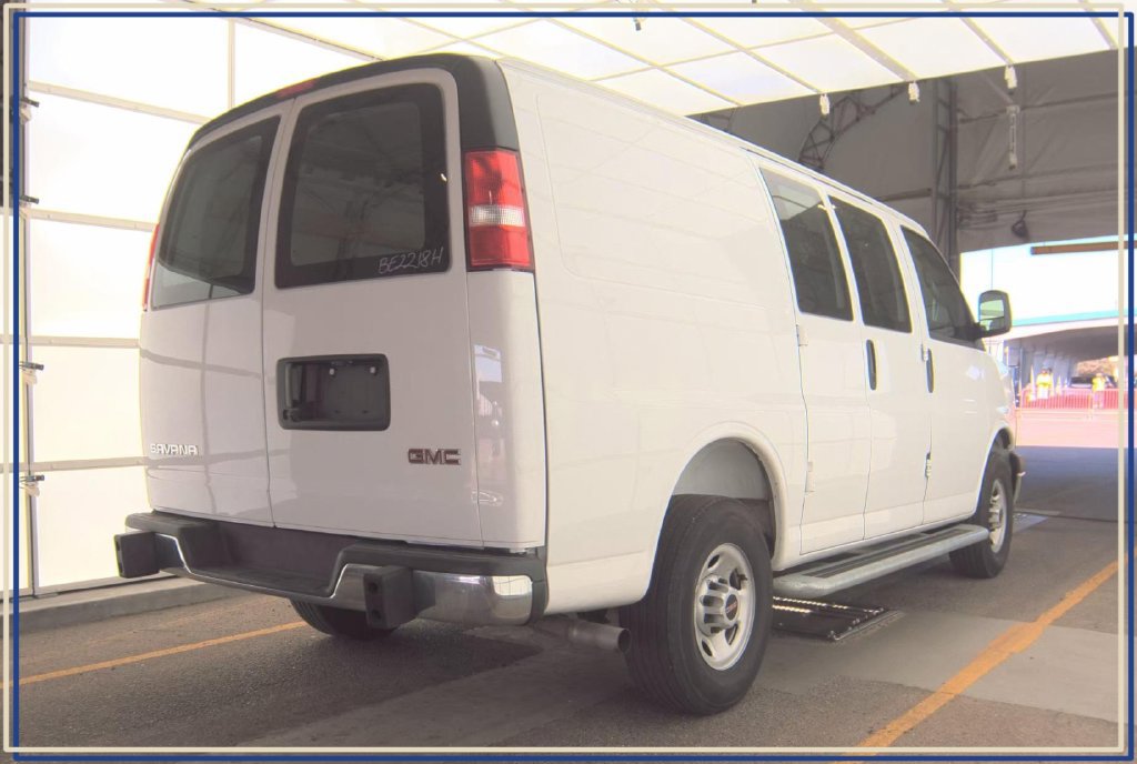 Used 2025 GMC Savana 2500 w/ Driver Convenience Package RWD image 3