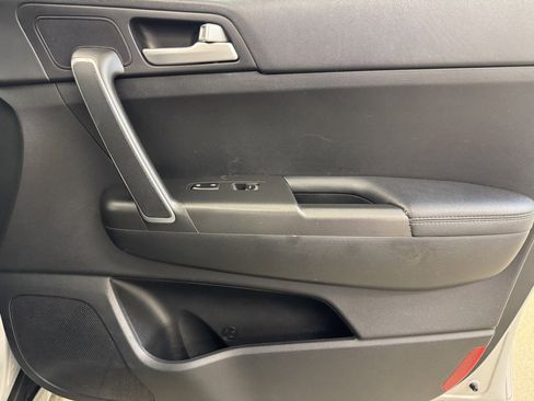 Used 2021 Kia Sportage LX image 26