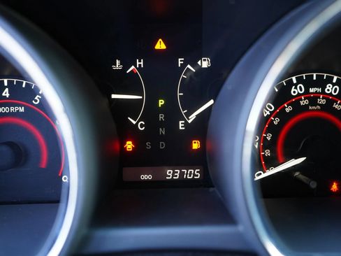 Used 2013 Toyota Highlander Plus FWD image 10