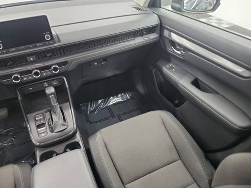 Used 2025 Honda CR-V LX image 16