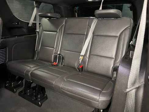 Used 2024 Chevrolet Suburban Z71 w/ Off-Road Capability Package AWD/4WD image 18