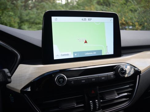 Certified 2022 Ford Escape Titanium w/ Titanium Premium Package image 9