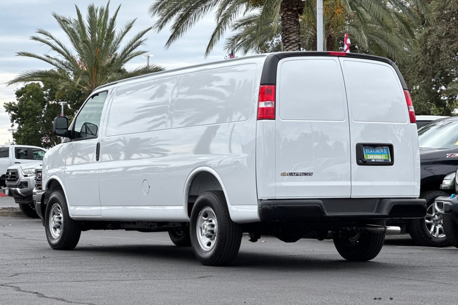 New 2026 Chevrolet Express 2500 Extended w/ Driver Convenience Package RWD image 5