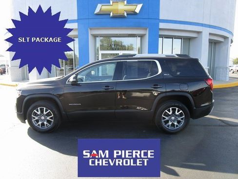 Used 2023 GMC Acadia SLT image 1