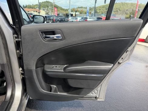 Used 2011 Dodge Charger SE image 25