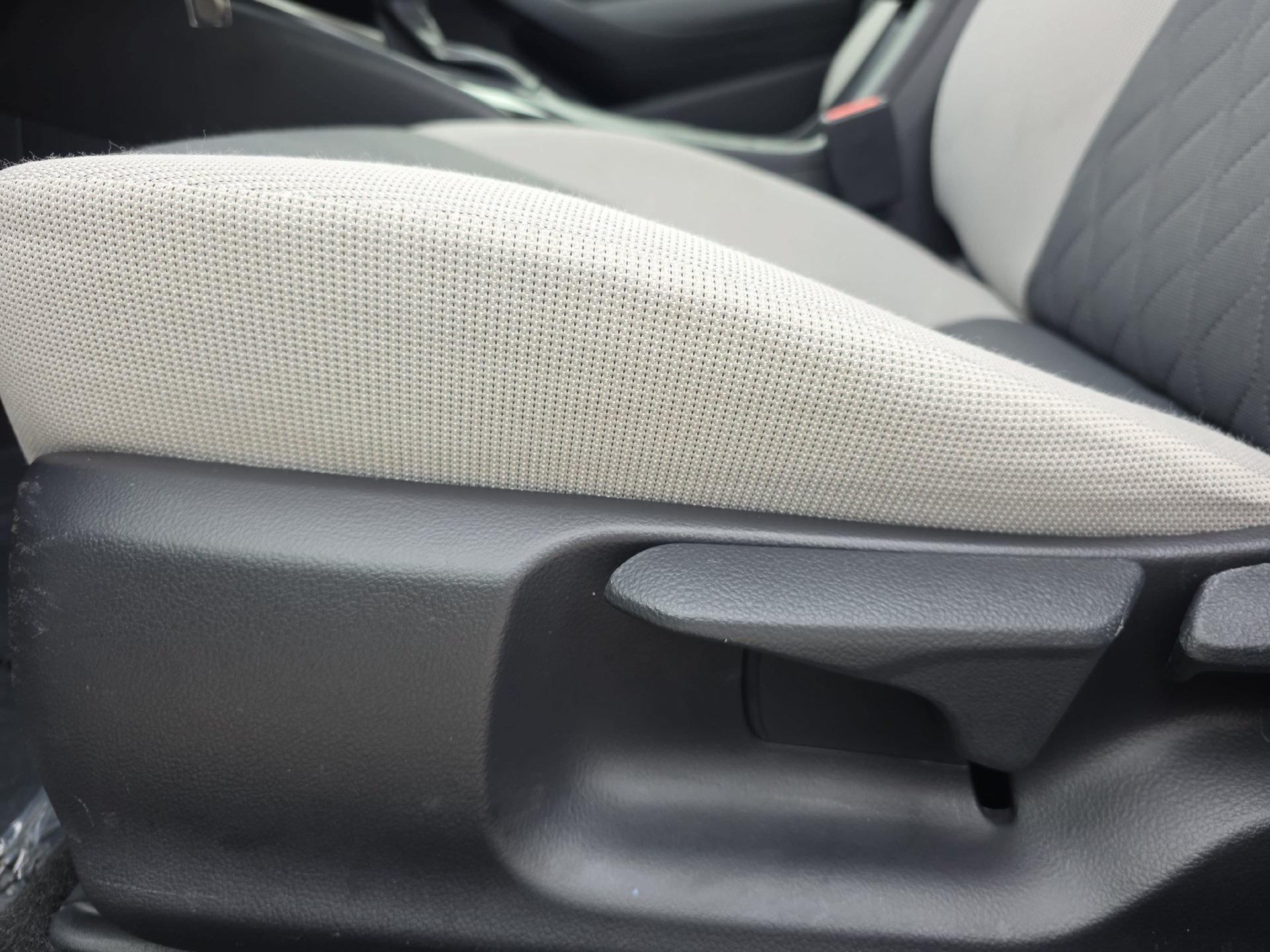 Used 2023 Toyota Corolla LE FWD image 27