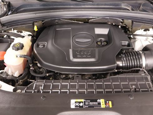 Used 2022 Jeep Grand Cherokee Overland w/ Luxury Tech Group IV RWD image 21