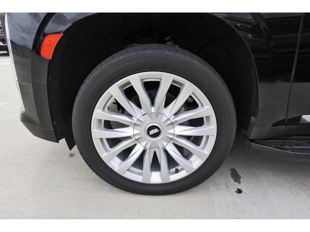Used 2024 Cadillac Escalade ESV Luxury RWD image 31