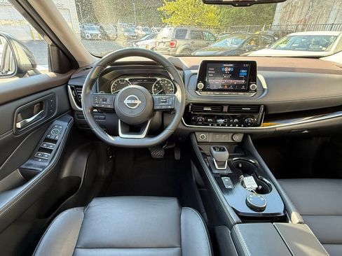 Used 2023 Nissan Rogue SL AWD/4WD image 12