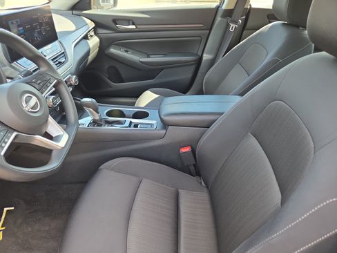 Used 2025 Nissan Altima 2.5 SV w/ SV Special Edition Package AWD/4WD image 9