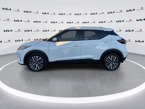 Used 2023 Nissan Kicks SV image 5