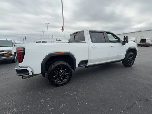Used 2024 GMC Sierra 2500 AT4 w/ AT4 Premium Plus Package AWD/4WD image 8