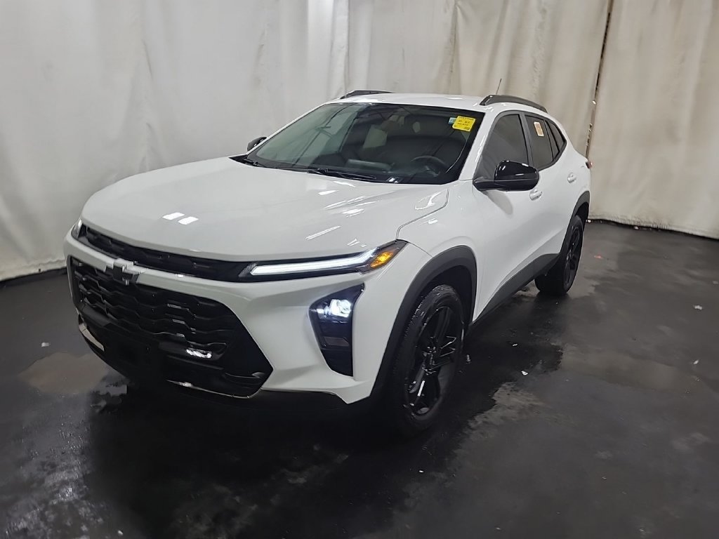Used 2025 Chevrolet Trax ACTIV FWD image 1