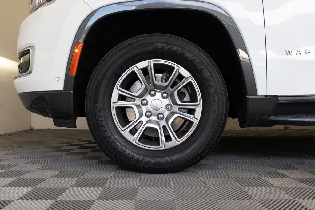 Used 2022 Jeep Wagoneer Series I AWD/4WD image 9