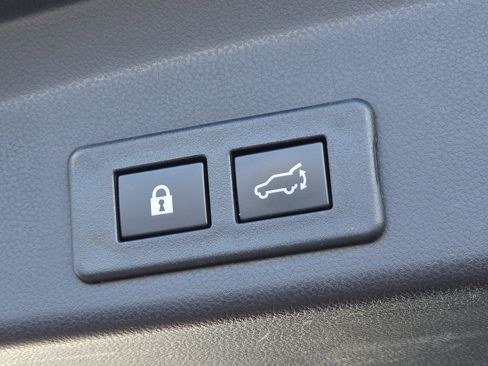 Used 2022 Subaru Ascent Premium w/ Convenience Package image 28