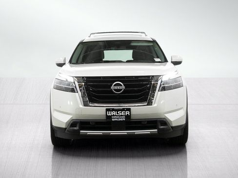 Used 2023 Nissan Pathfinder SL w/ SL Premium Package AWD/4WD image 8