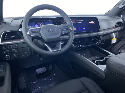 New 2026 Chevrolet Suburban Z71 w/ Comfort Package image 2