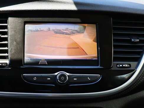 Used 2022 Buick Encore Preferred AWD/4WD image 47
