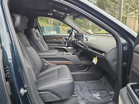 New 2026 Cadillac Vistiq Luxury image 11