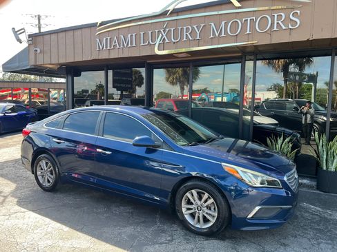 Used 2015 Hyundai Sonata SE w/ Option Group 09 FWD image 2