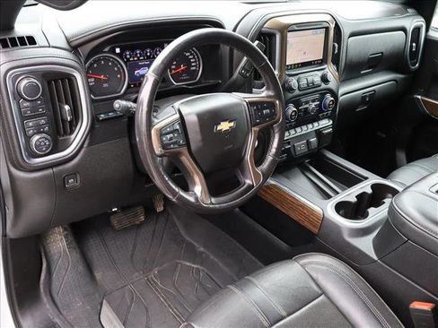 Used 2019 Chevrolet Silverado 1500 High Country w/ Technology Package AWD/4WD image 10