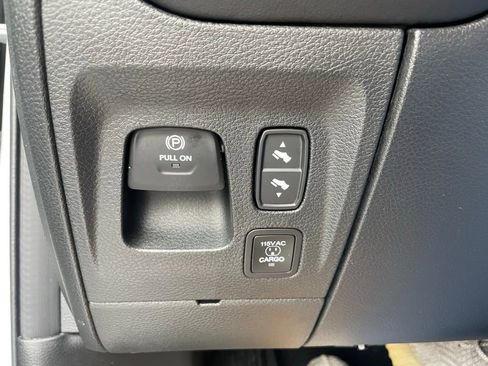 Used 2025 RAM 1500 Limited AWD/4WD image 53