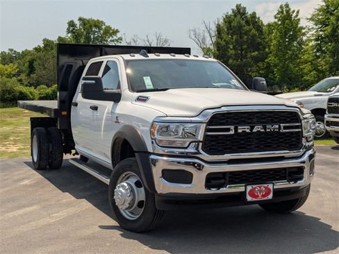 New 2024 RAM 5500 Tradesman w/ Chrome Appearance Group image 2